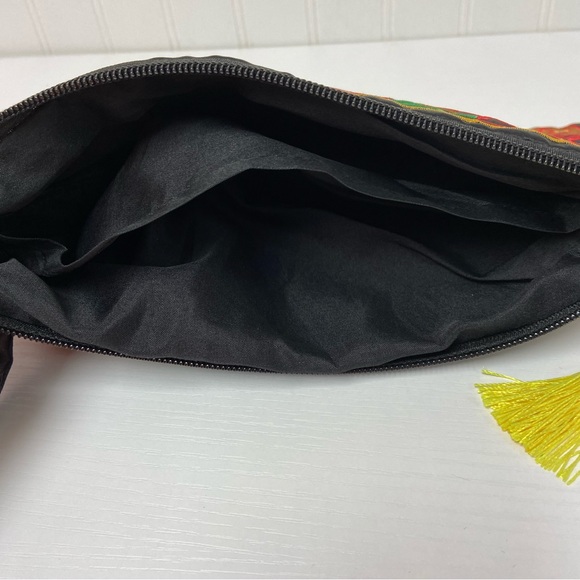 Embroidered Wristlet - New - Picture 5 of 5